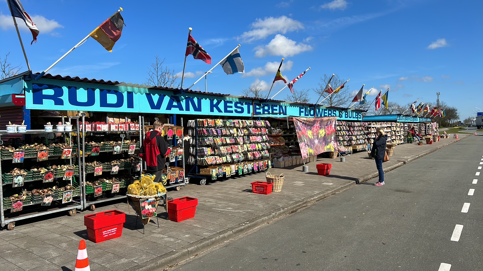 Van Kesteren Flowers & Bulbs sponsort de wedstrijdbal tegen ACV Assen