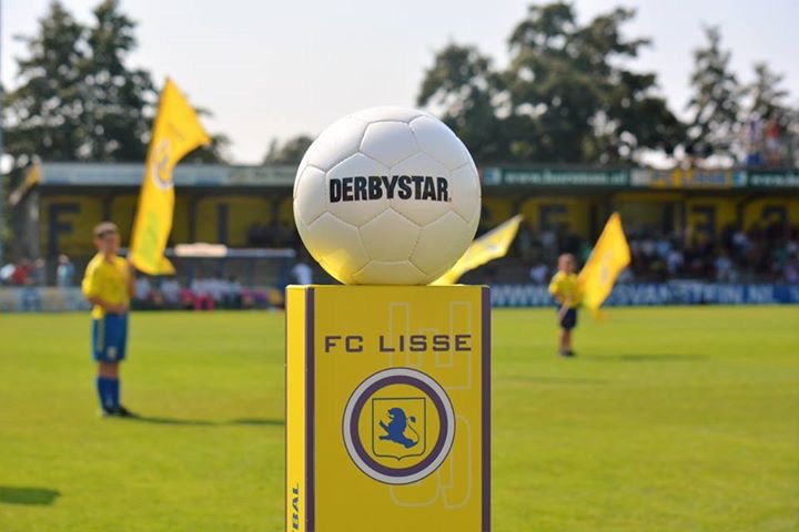 Atlas Acomfa BV trotse sponsor van de wedstrijdbal bij wedstrijd tegen VV Gemert zaterdag