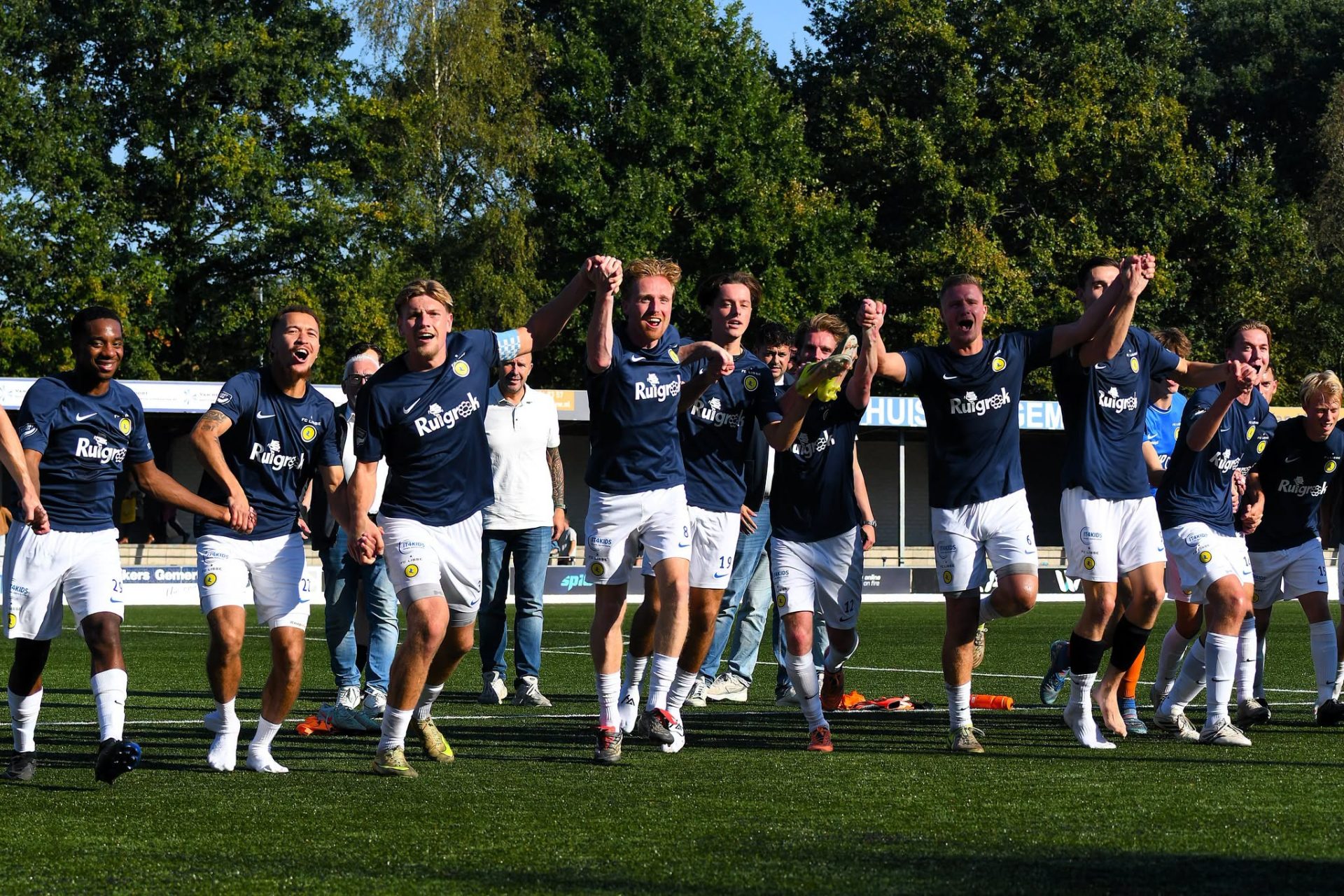 Voorbeschouwing: FC Lisse ontvangt koploper Rijnvogels in Bollenstreek-topper